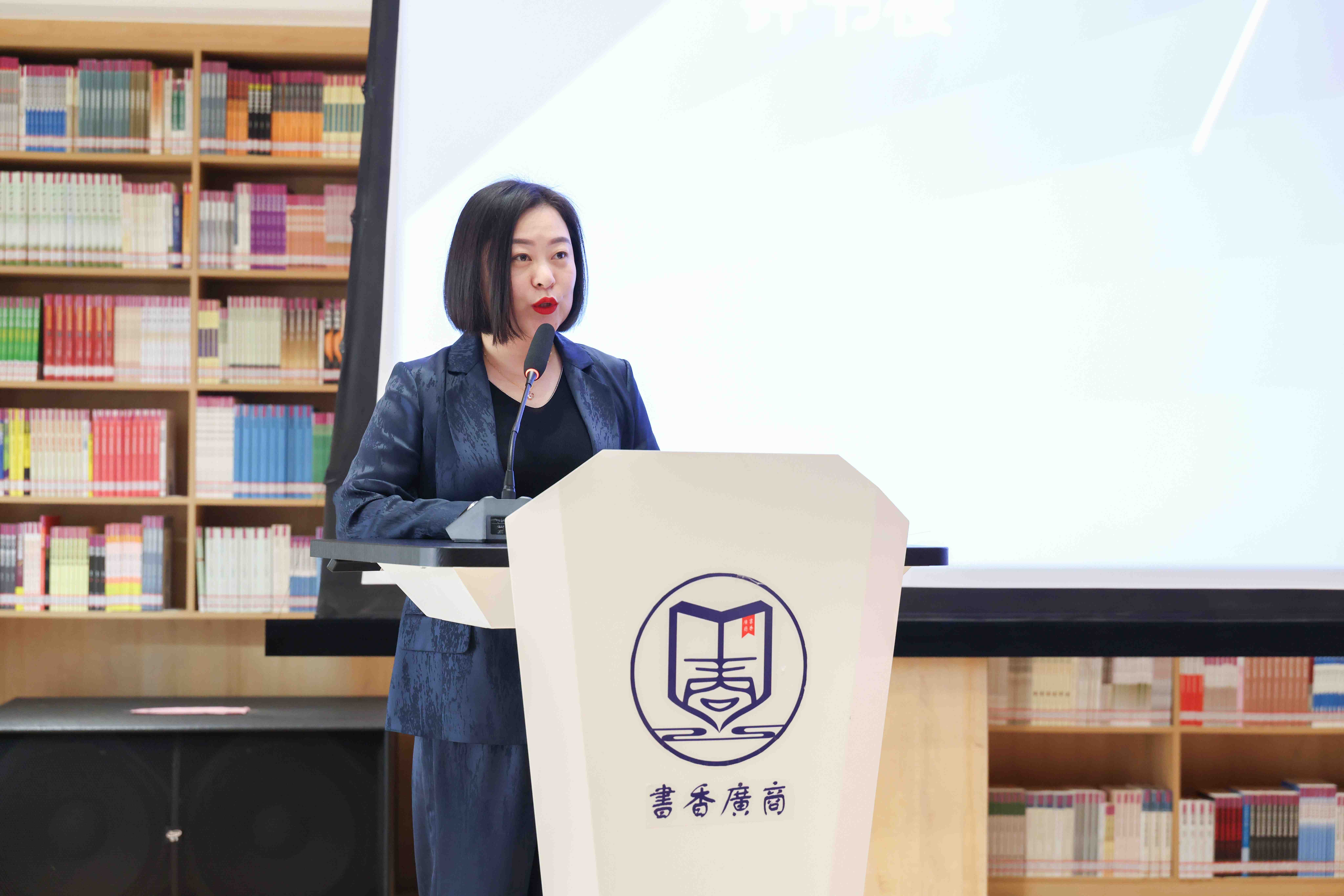 品牌宣传部 黄瑜思-3.jpg